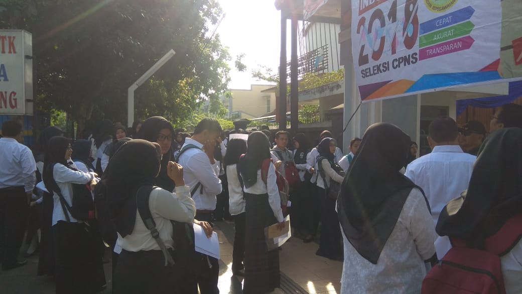 Peserta ujian CPNS di Kota malang memadati lokasi 