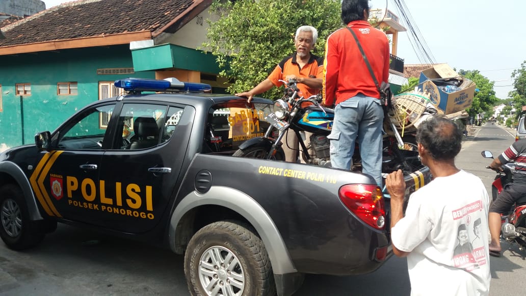 Sepeda motor yang diamankan oleh petugas Polsek Ponorogo (Istimewa/Polsek Ponorogo Kota)