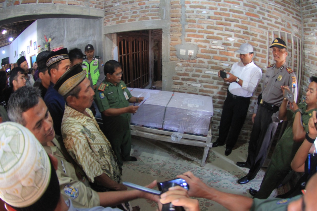 Jenazah korban sampai di rumah duka/Foto: Mita Kusuma.
