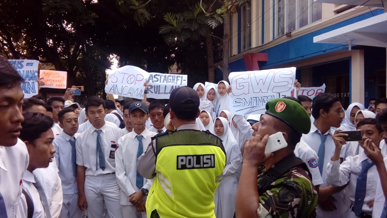 Siswa SMAN 1 Gondanglegi Gelar Unjuk Rasa, Ini Tuntutannya