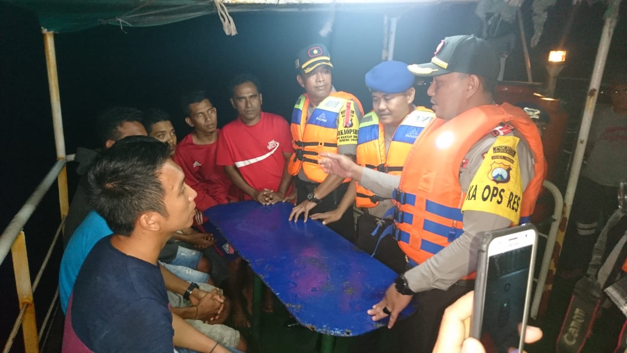 7 Korban Kapal Tenggelam Tiba di Pelabuhan Probolinggo 
