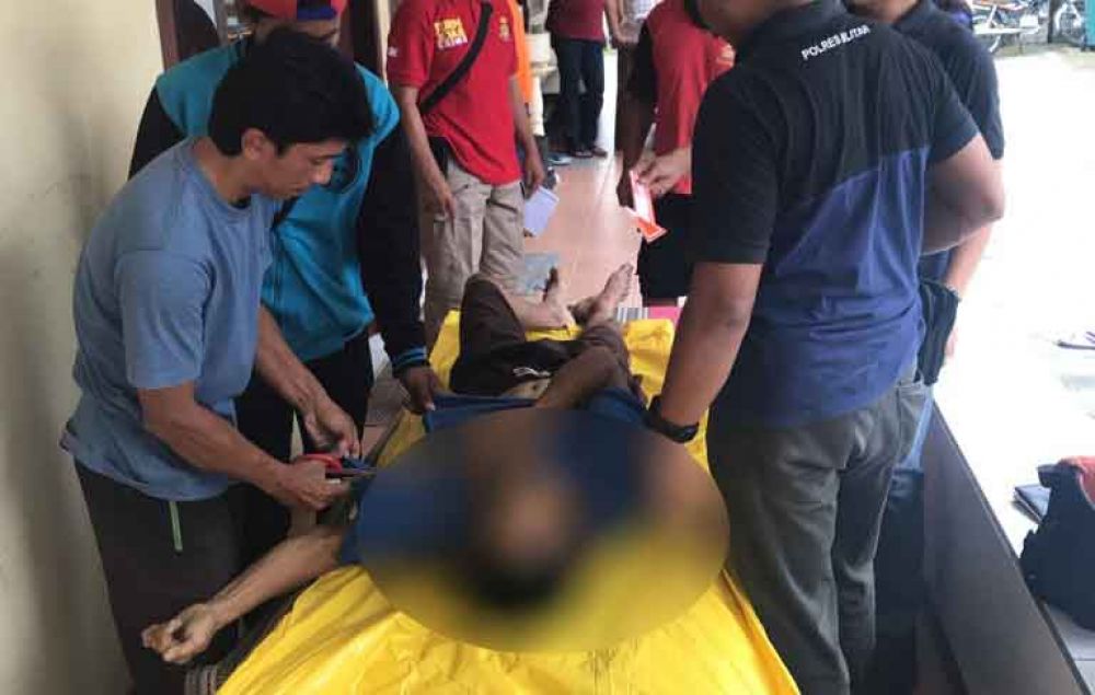 Evakuasi jenazah di Blitar