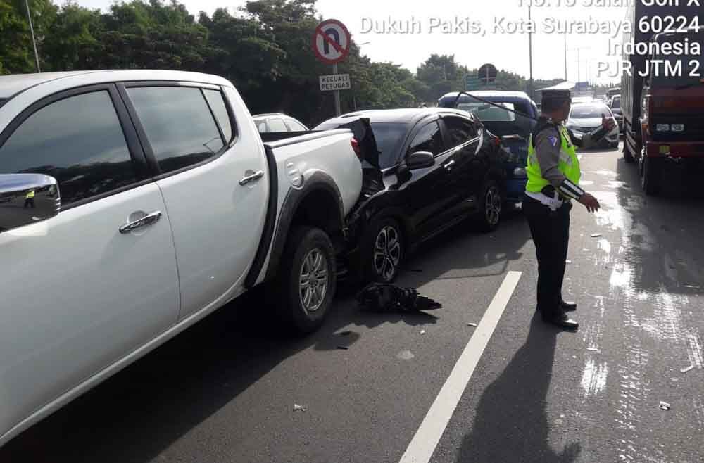 Kecelakaan beruntun di Tol Satelit