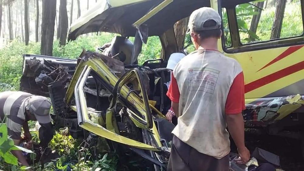 Kendaraan pengangkut rombongan TK 