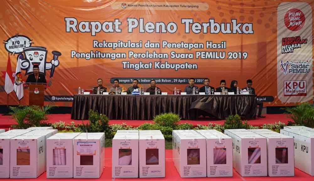 Rapat Pleno Terbuka di Tulungagung