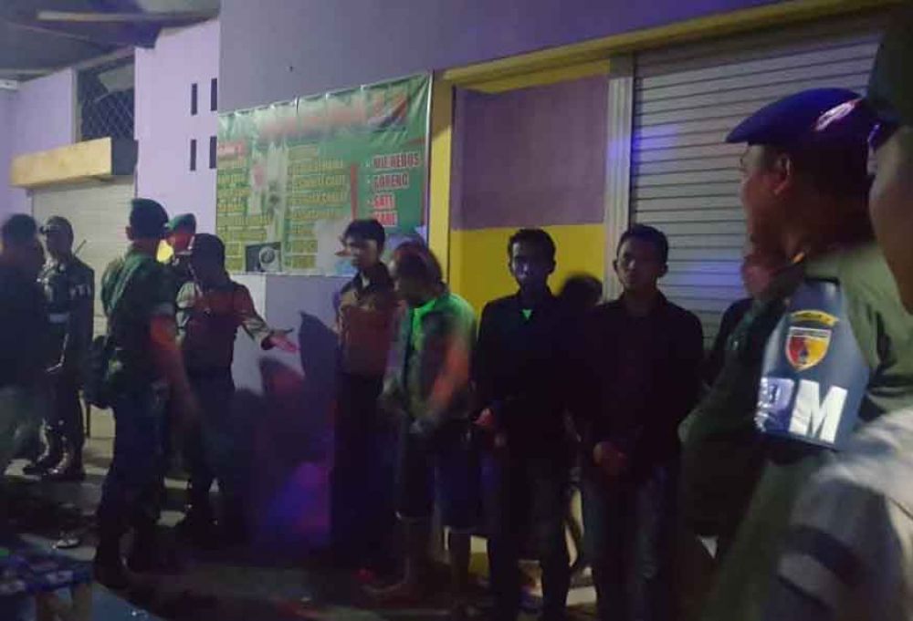 Razia yang dilakukan di tempat karaoke dan penginapan