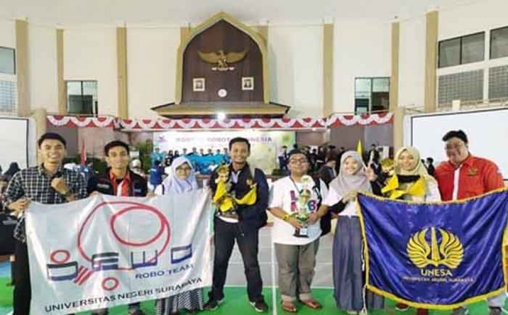 Tim Unesa Juara II Kontes Robot Regional IV di NTB