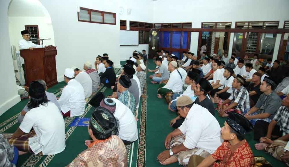 Roadshow ke Pesantren, Bupati Anas Ajak Dakwah di Medsos