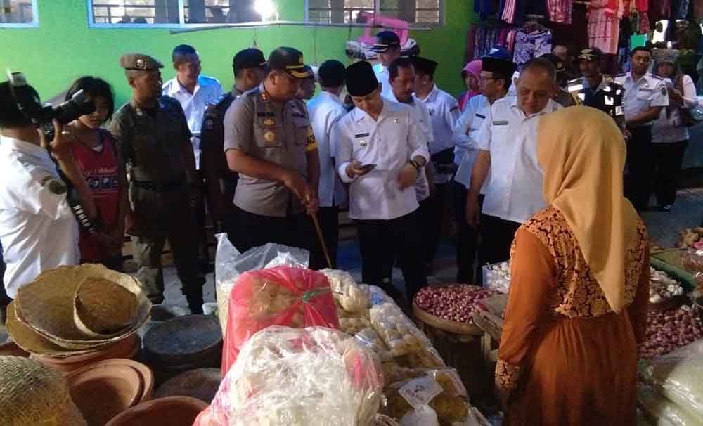 Kapolres dan Buapti Trenggalek sidak ke pasar