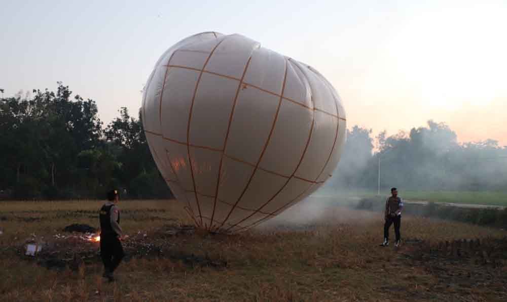 Balon udara yang disita dari warga