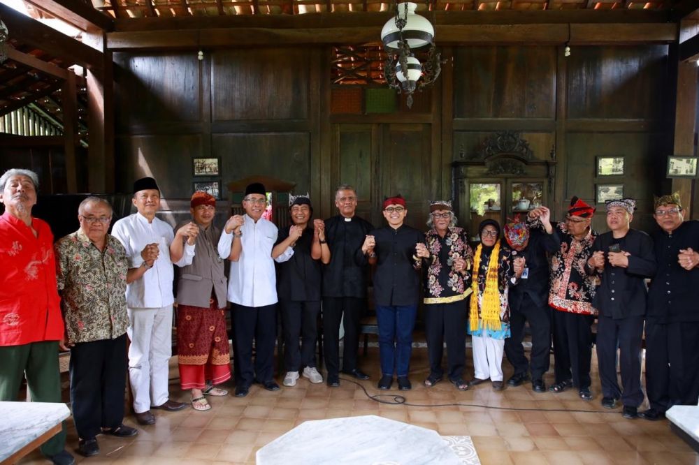 Pertemuan di Rumah Adat Suku Osing Pendopo Banyuwangi