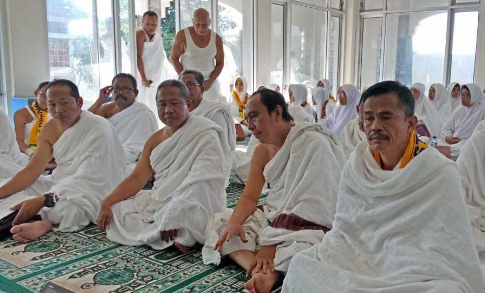 JCH Kota Probolinggo saat mengikuti manasik haji jelang pemberangkatan ke tanah suci