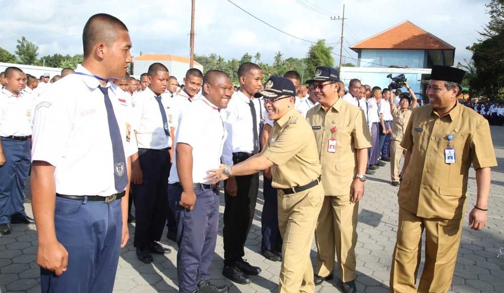 Bupati Banyuwangi Abdullah Azwar Anas di apel MPLS 