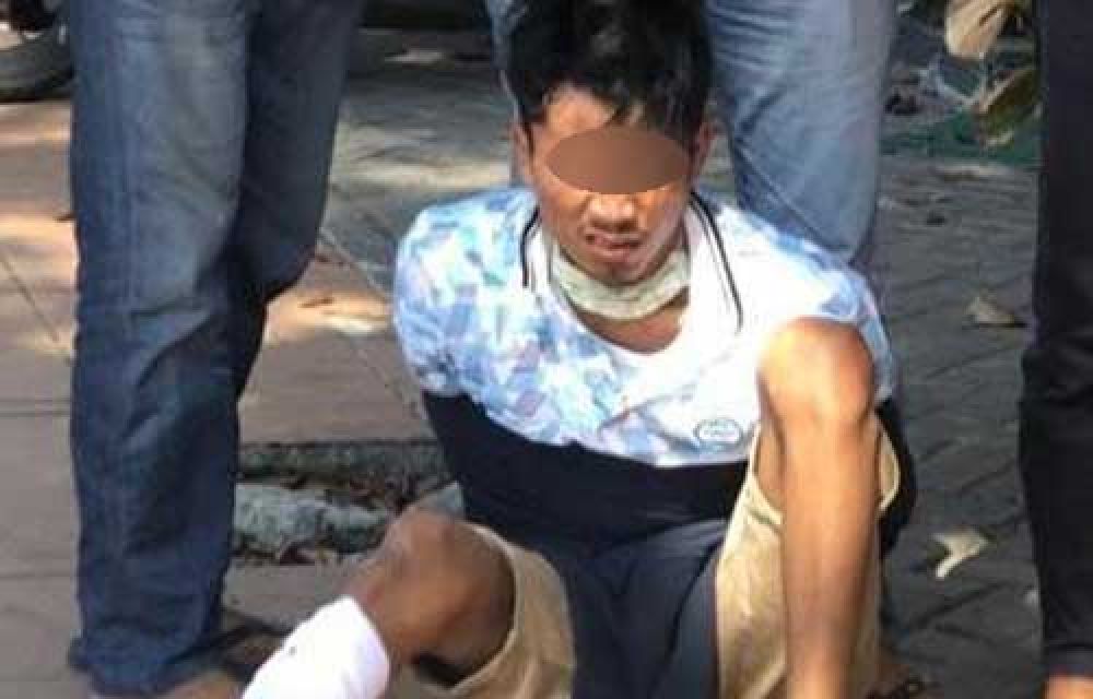 Tersangka Zainal Abidin ditembak di kaki oleh Resmob Satreskrim Polrestabes Surabaya