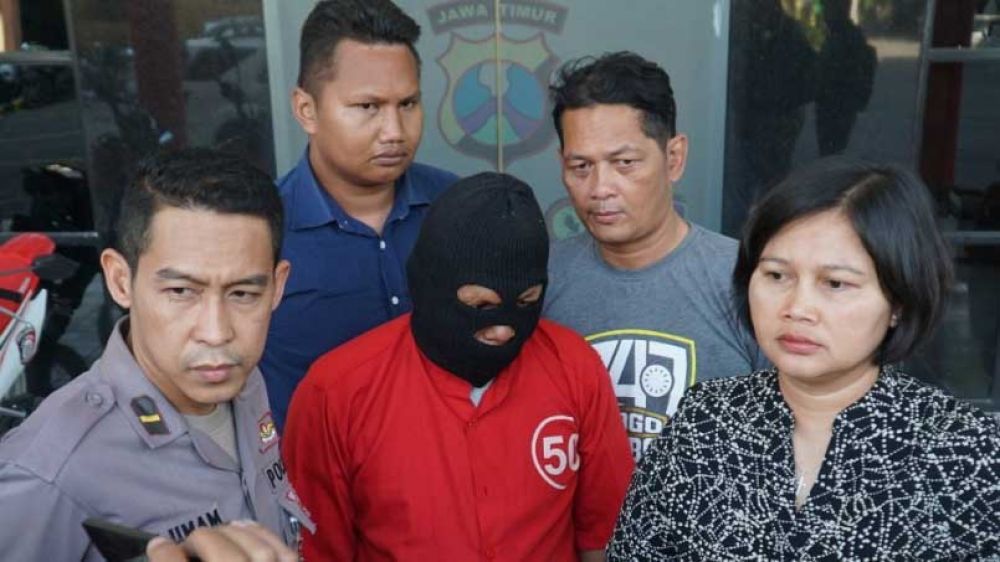 Pelaku ditangkap PPA Polrestabes Surabaya