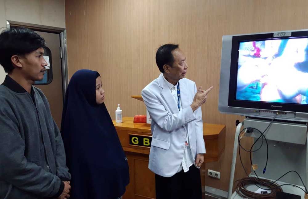 Ketua Pusat Pelayanan Kembar Siam Terpadu RSU dr Soetomo, dr Agus Harianto