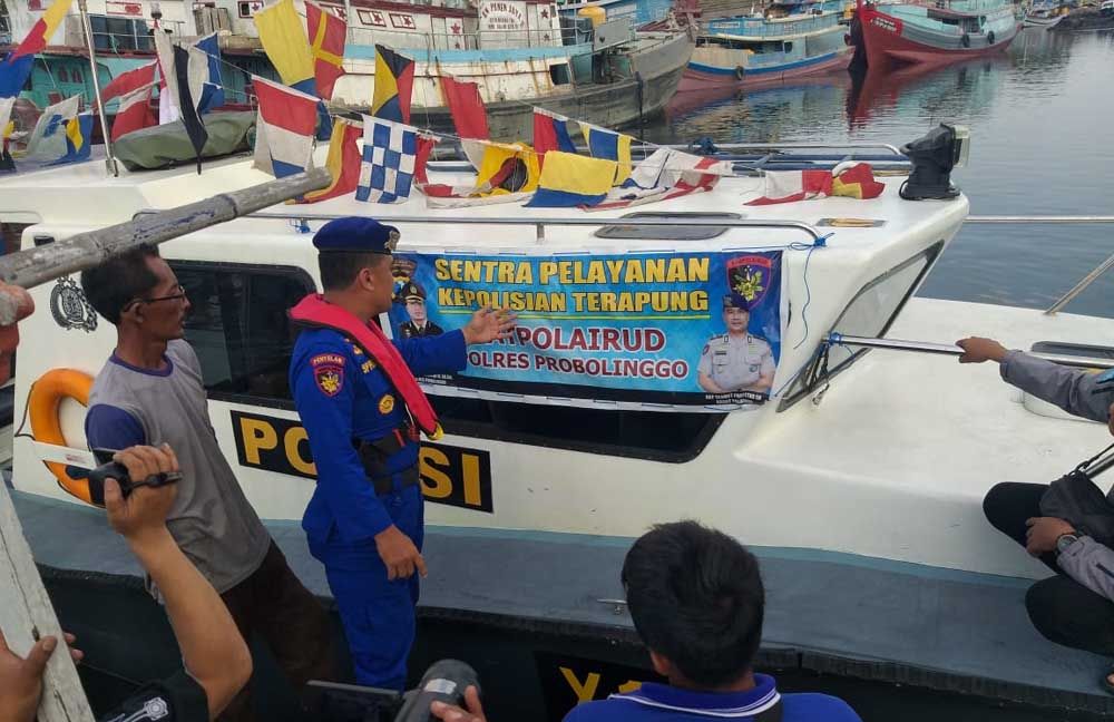 Layanan terapung Polairud Polres Probolinggo