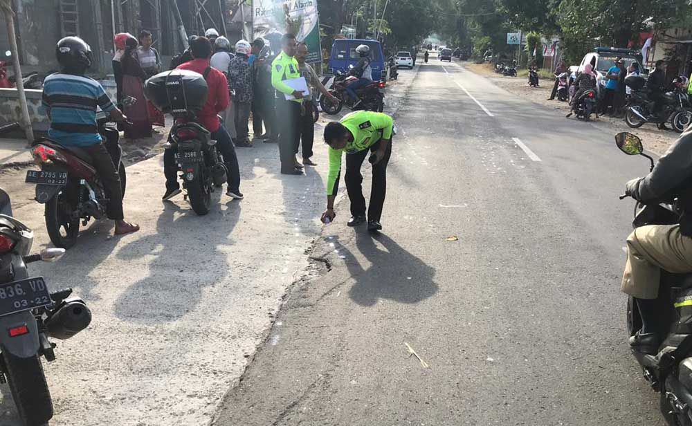 Polisi melakukan olah TKP