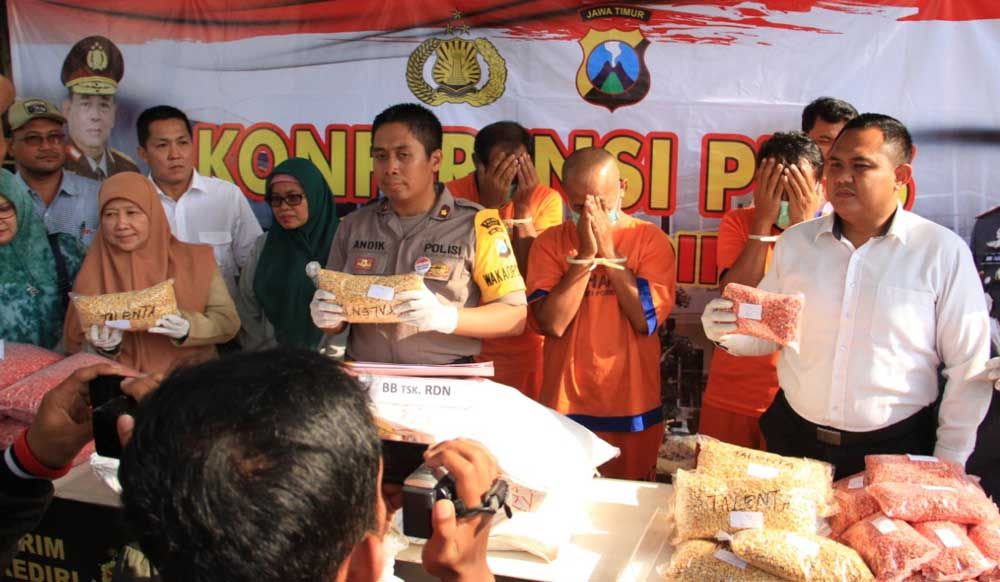 Polres Kediri tangkap 3 pelaku bibit jagung ilegal