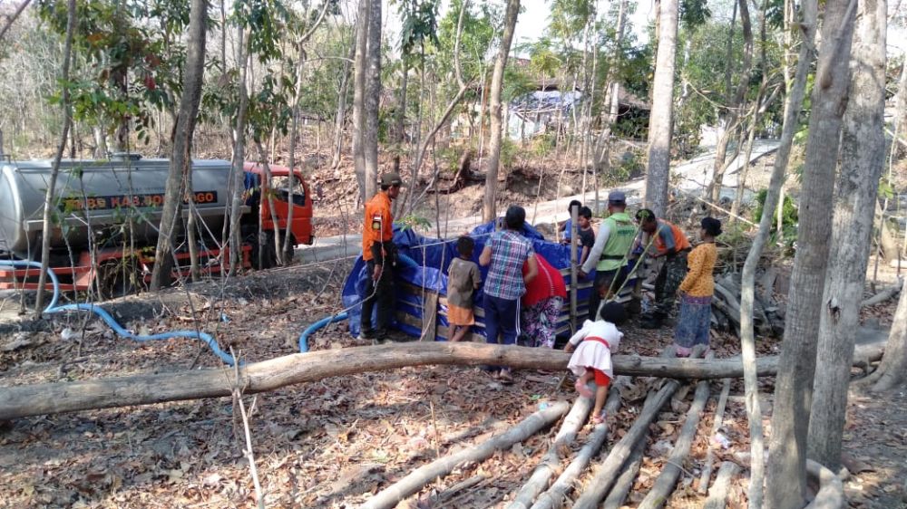 Pemberian air bersih ke desa di Ponorogo