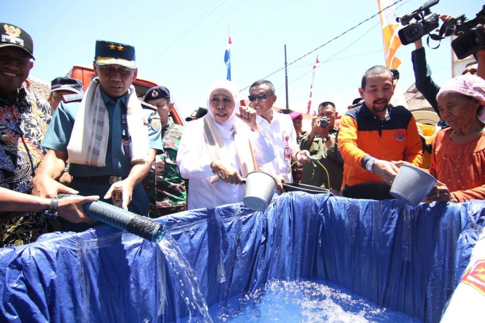Pengiriman air bersih ke Pulau Sapudi