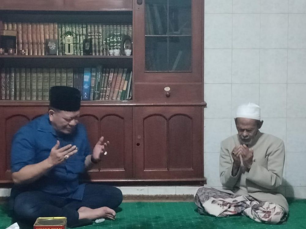 La Nyalla sowan ke Pondok Sidogiri