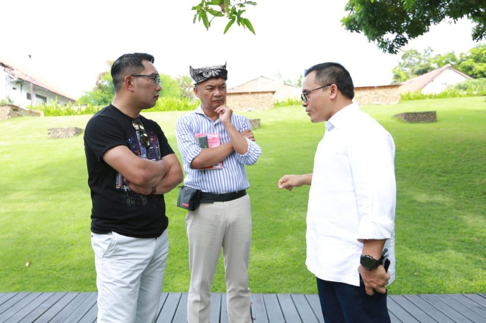 Dino Patti Djalal dan Ridwan Kamil di Banyuwangi bersama Bupati Azwar Anas