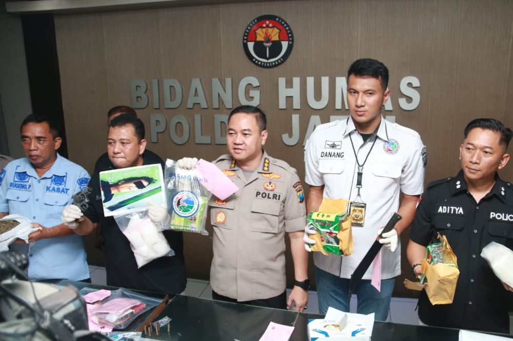 Sabu seberat 10,8 kilogram peredarannya digagalkan Polda Jatim