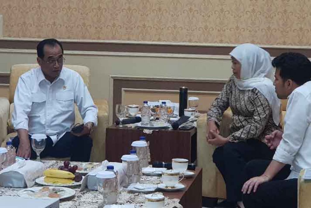 Pertemuan Gubernur Khofifah dengan Menteri Perhubungan