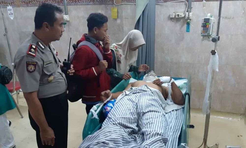 Korban tersengat listrik dirawat di IGD RSUD R Soedarsono