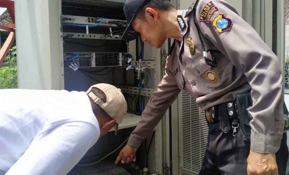 Polisi lakukan olah TKP di tower