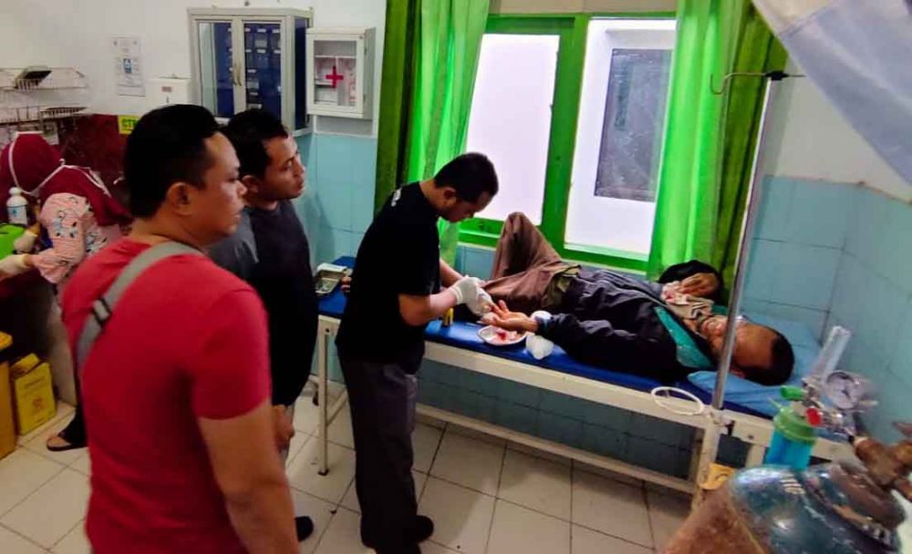 Korban pembacokan dirawat di Puskesmas Jogorogo
