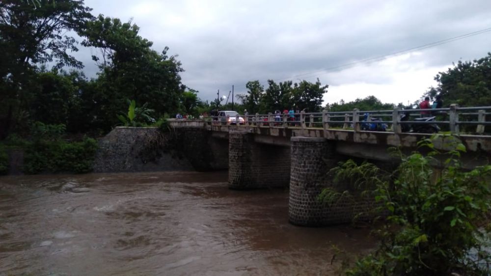 Seorang Santri di Magetan Hilang Terseret Arus Sungai