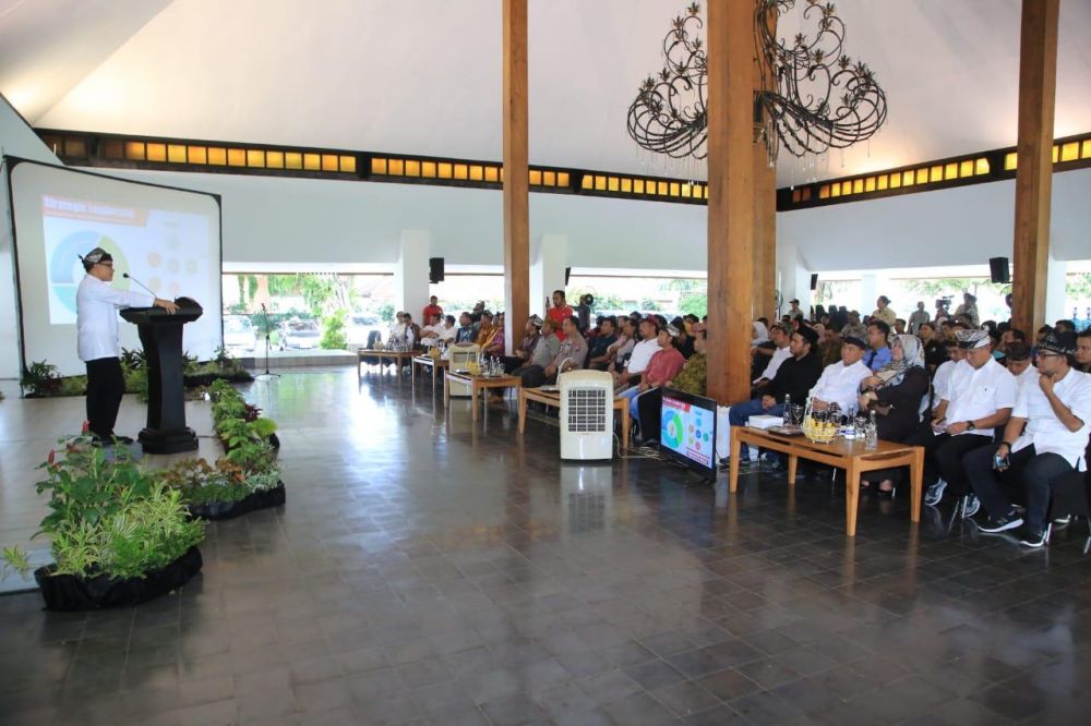 Pembukaan Seminar Nasional Mengenal Dewan Pers oleh Persatuan Wartawan Indonesia (PWI) Banyuwangi 