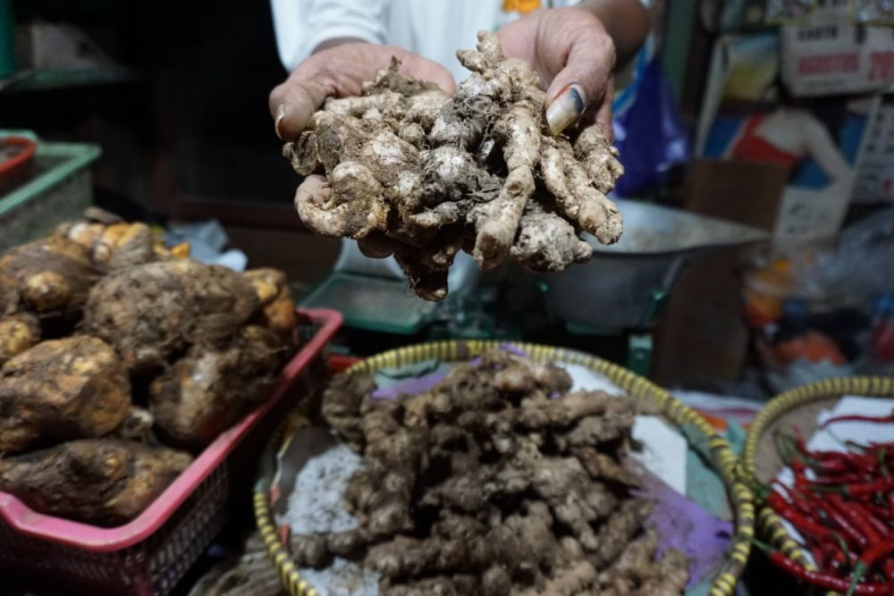 Harga jahe di Pasar Genteng Surabaya meningkat