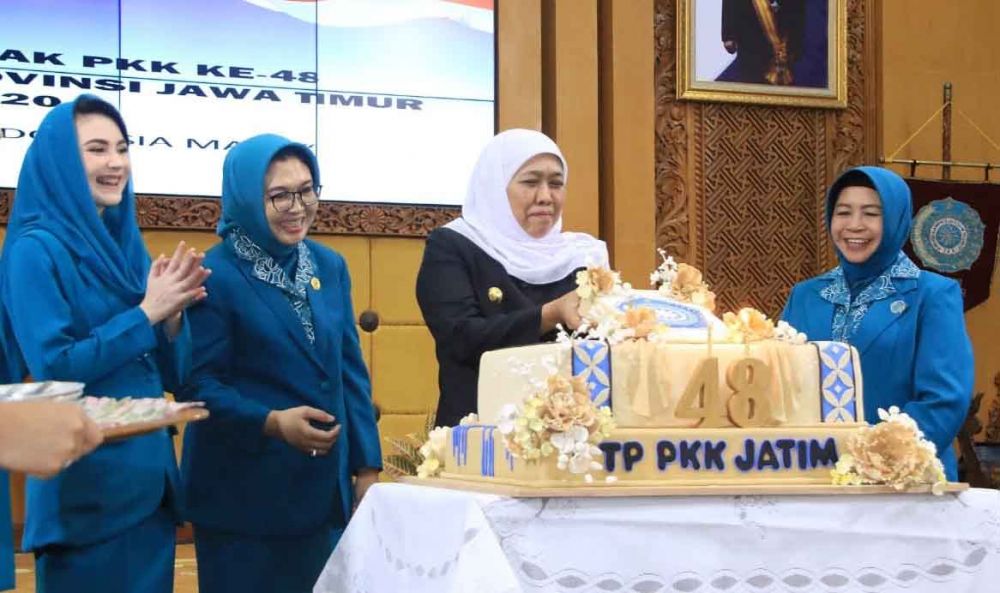 Gubernur Khofifah di Hari Kesatuan Gerak PKK  