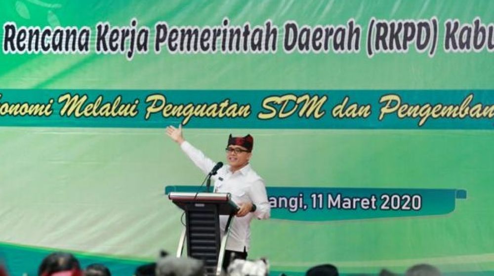  Bupati Banyuwangi Abdullah Azwar Anas 