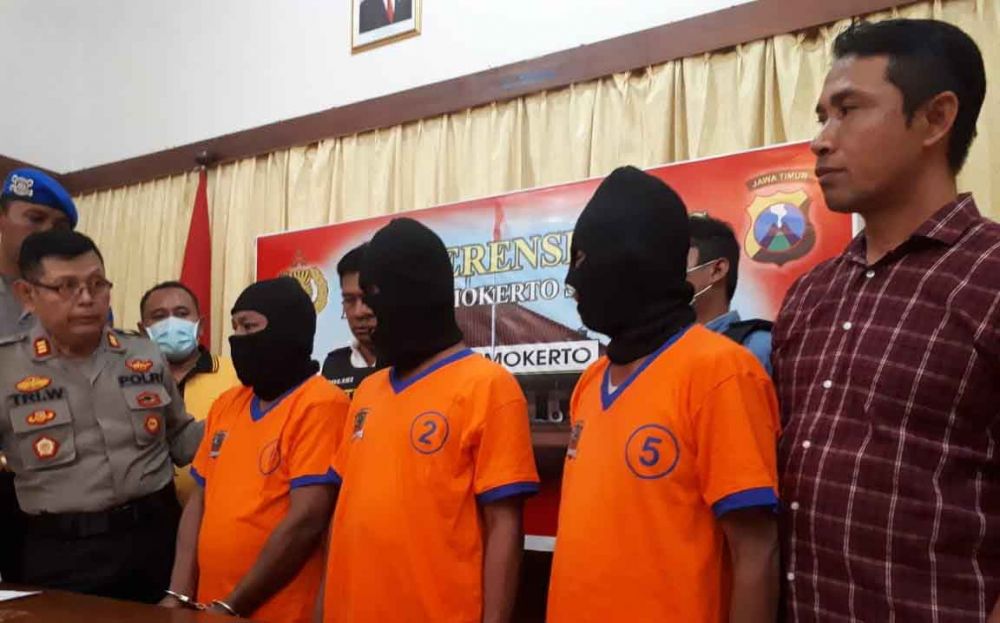 Ketiga pelaku pencurian kotak kabinet diamankan Polsek Simokerto