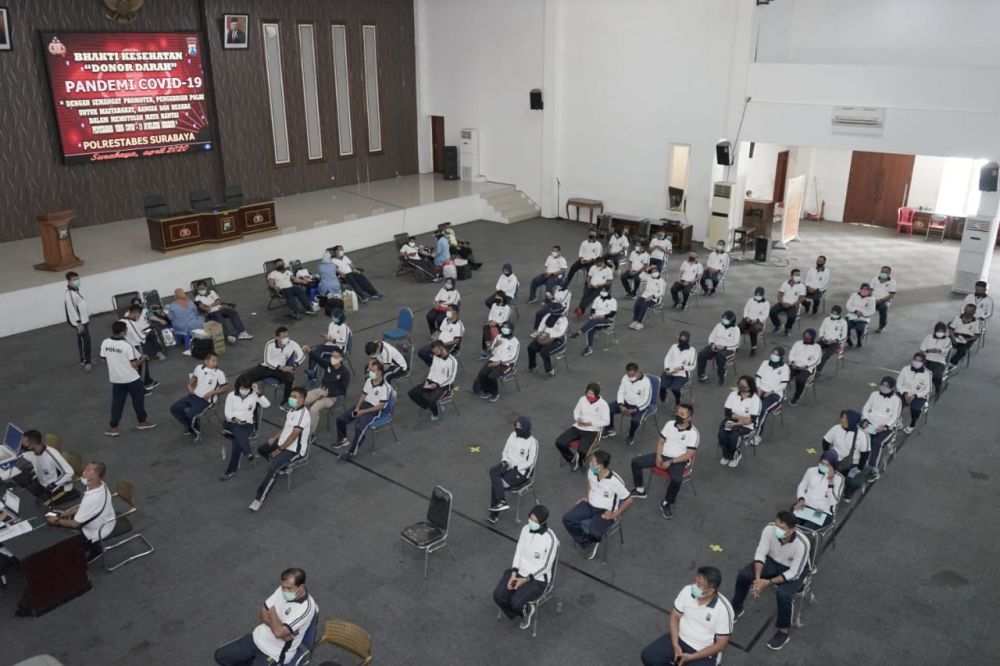 Kegiatan donor darah massal oleh Polrestabes Surabaya