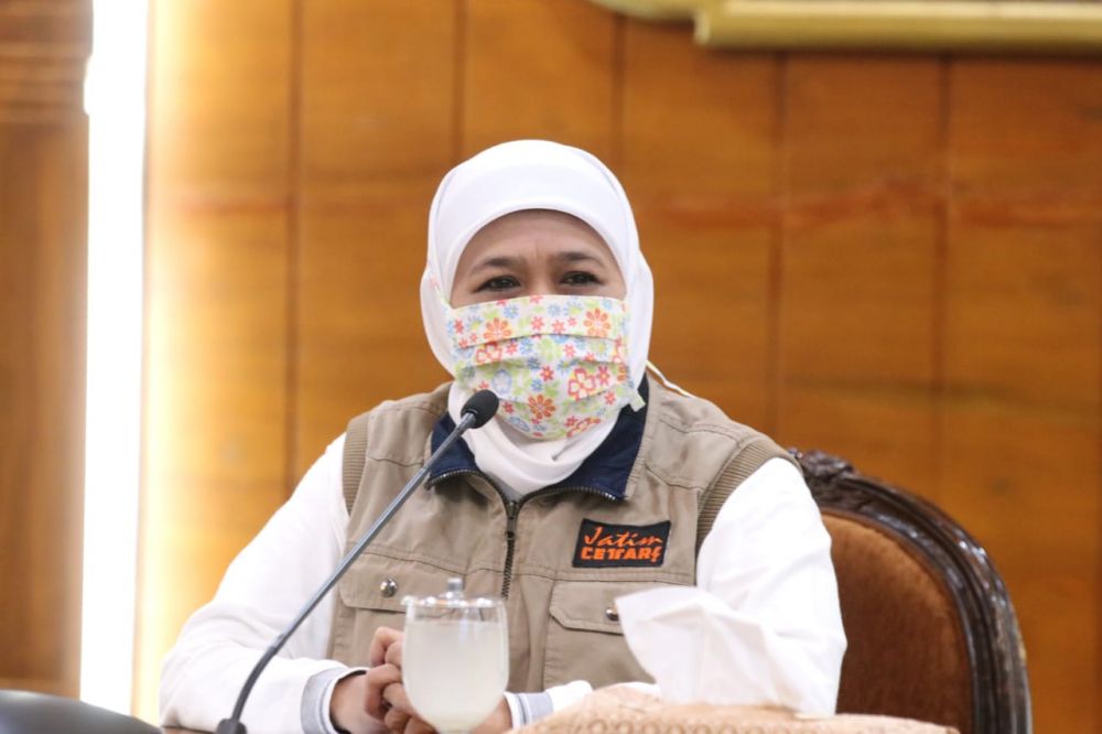 Gubernur Jatim Khofifah Indar Parawansa saat jumpa pers di Gedung Negara Grahadi, Jalan Gubernur Suryo, Surabaya