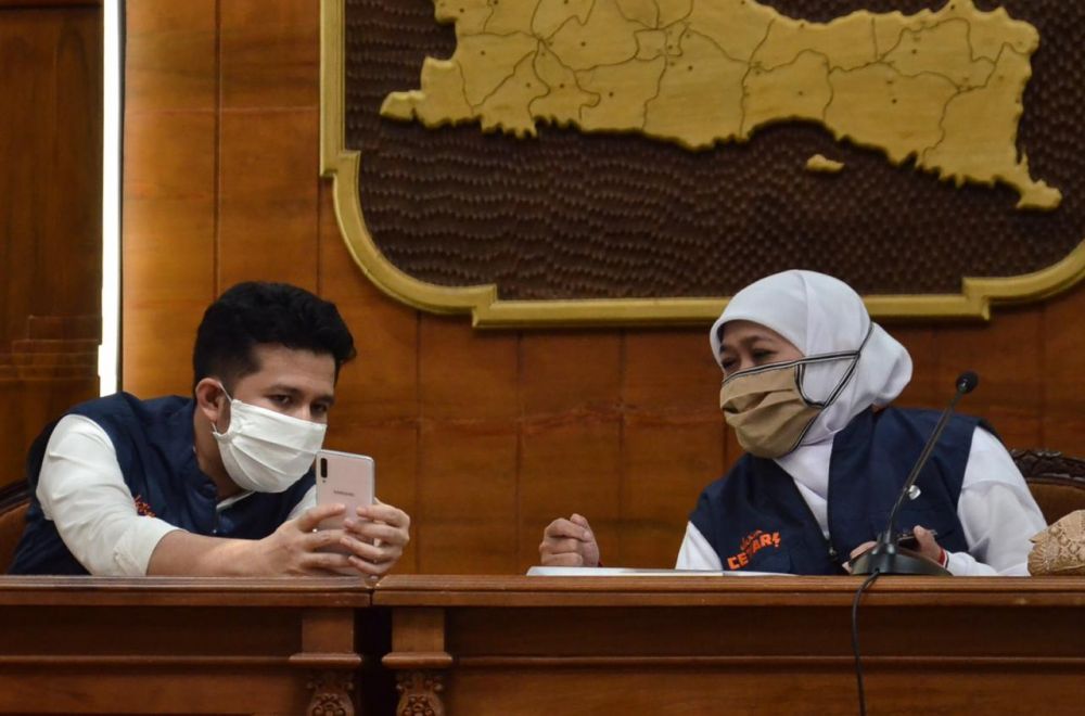 Gubernur Jatim Khofifah Indar Parawansa bersama Wakil Gubernur Emil Elestianto Dardak di Gedung Negara Grahadi, Jalan Gubernur Suryo, Surabaya