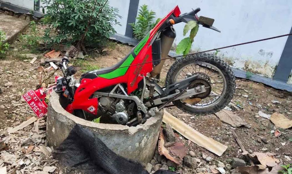 Motor dinas KSDAE di Banyuwangi yang mengalami kerusakan  pada peristiwa pembakaran lalu