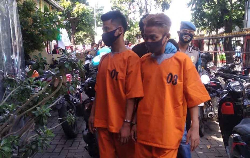 Kedua penjambret diamankan Polsek Asemrowo