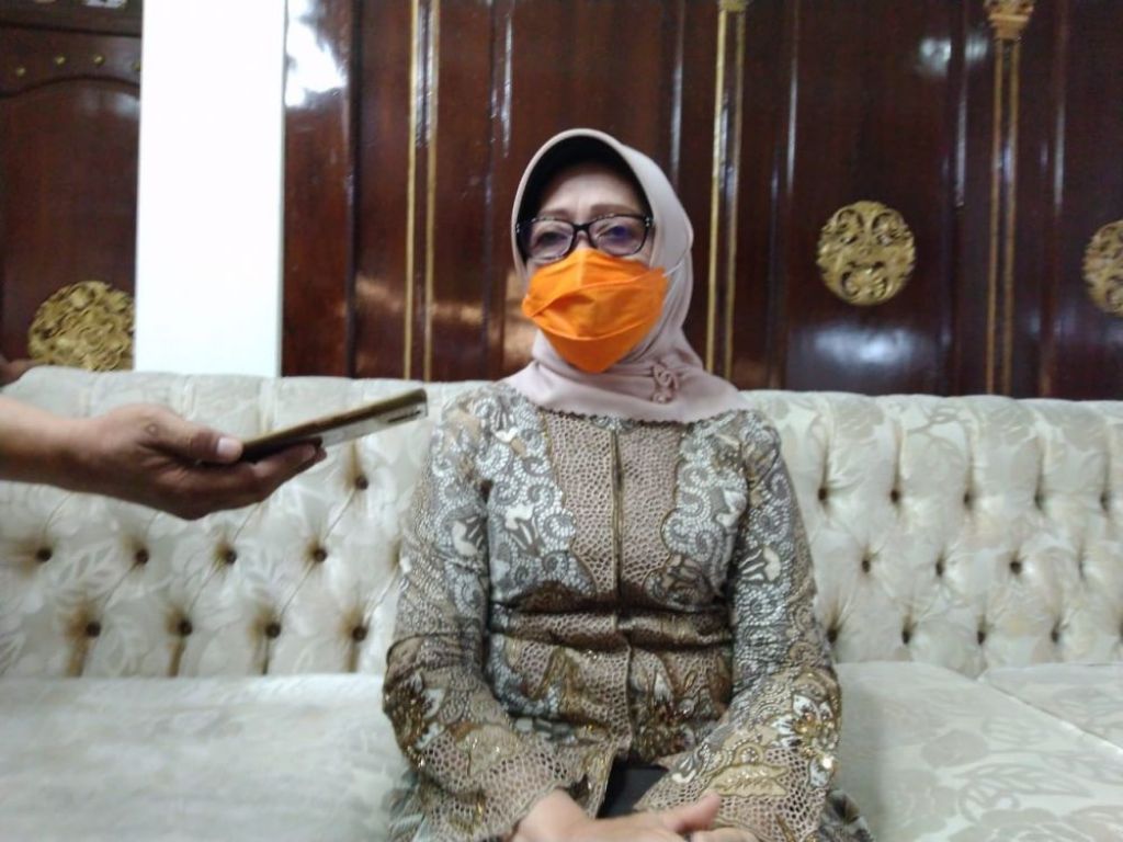 Bupati Jombang, Mundjidah Wahab