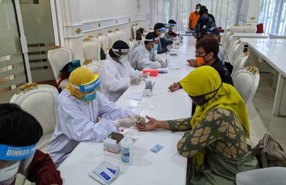 Rapid test yang diikuti wartawan di Ponorogo