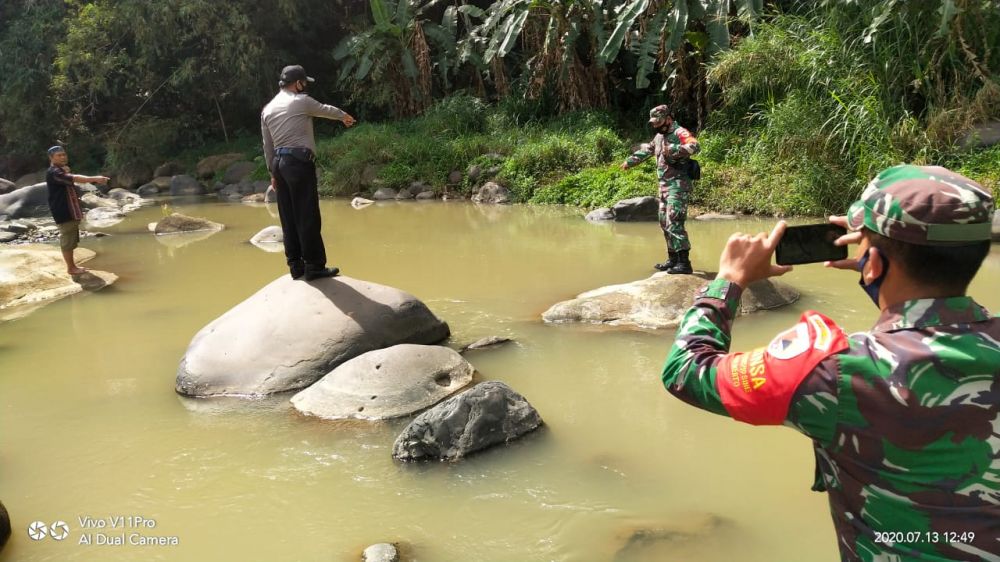 Polisi mendatangi lokasi tempat tenggelamnya siswi SD di Sungai Sawit
