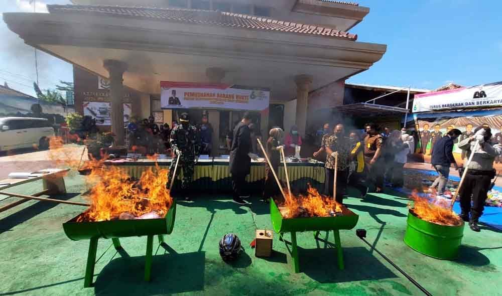 Pemusnahan BB di Kejari Kota Probolinggo