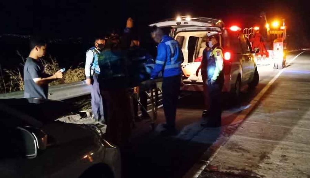 Tabrak Kendaraan Misterius di Tol Gempol, Satu Penumpang Brio Terluka