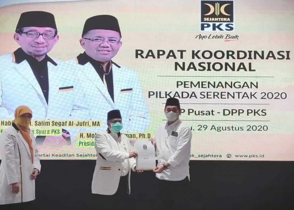 Bakal Calon Bupati Banyuwangi, Yusuf Widyatmoko menerima rekomendasi dari Partai Keadilan Sejahtera/ (foto: istimewa)