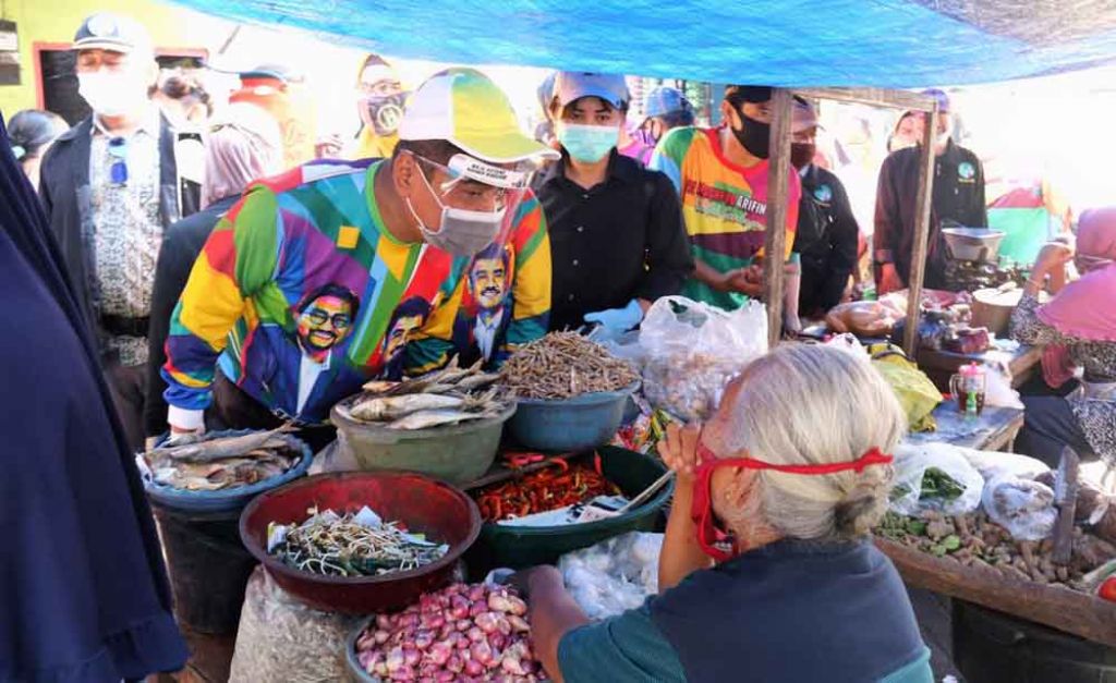 Mujiaman Sukirno blusukan ke pasar-pasar di Surabaya
